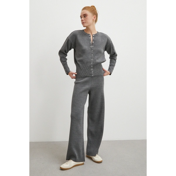 Çıtçıtlı Pantolonlu Triko Takım Antirasit