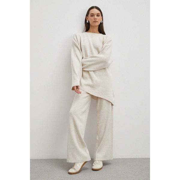 Eteği Çapraz Pantolonlu Bisiklet Yaka Takım Ekru