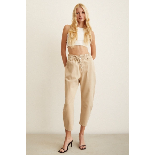 Beli Lastikli Düğme Kapalı Boyfriend Jean Bej