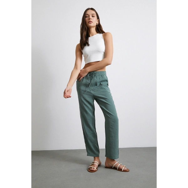Beli Lastikli Arkası Cepli Rahat Pantolun Haki