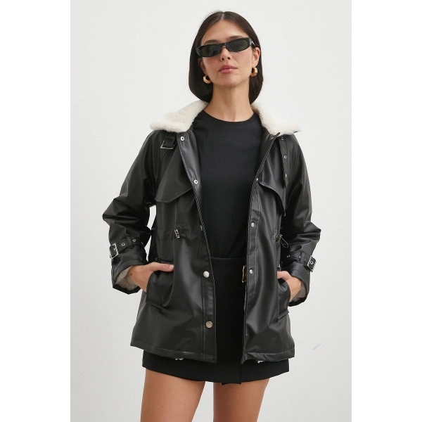 Kürklü Yaka Detaylı Deri Ceket Siyah