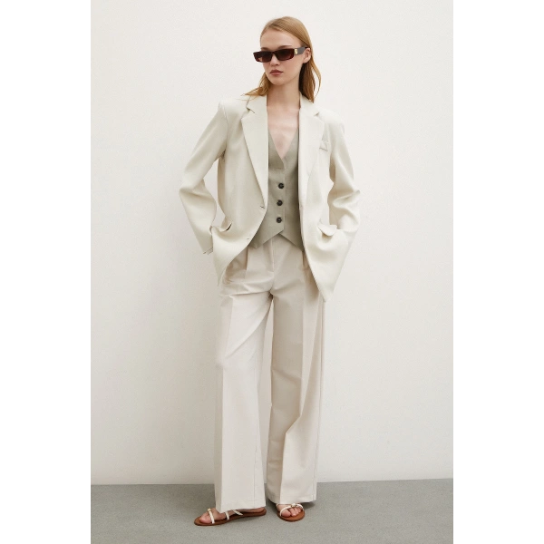 Cep Kapaklı Kesik Detaylı Blazer Ceket Bej