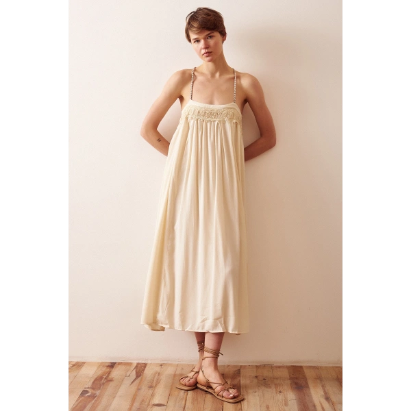 Dantel Detaylı Askılı Salaş Elbise Krem