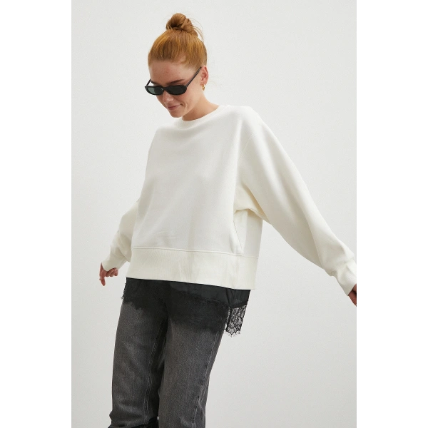 Eteği Dantelli Oversize Sweatshirt Beyaz