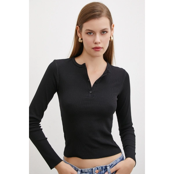 Önü Düğmeli Kaşkorse Bluz Siyah