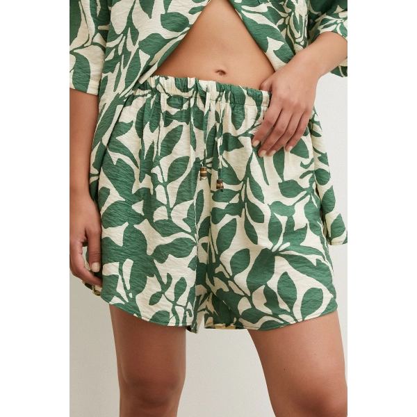 Yaprak Desenli Şortlu Takım Yeşil