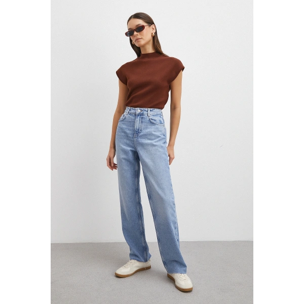 Yüksek Bel Beş Cepli Kesik Paça Jean Mavi