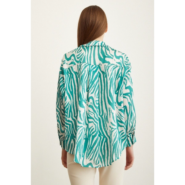 Zebra Desen V Yaka Saten Gömlek Yeşil