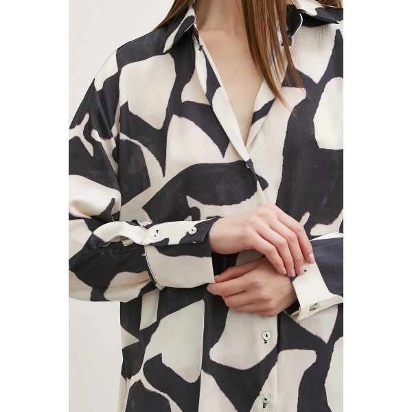 V Yaka Taş Desen Gömlek Siyah