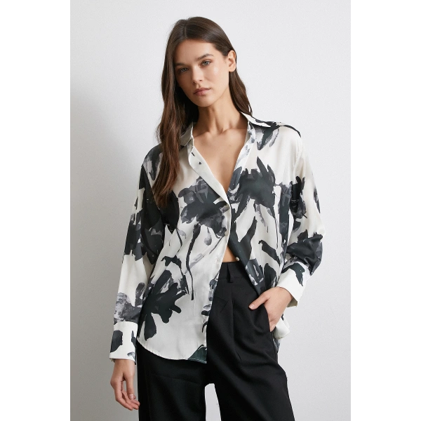 Saten Yüzeyli Desenli Gömlek Siyah