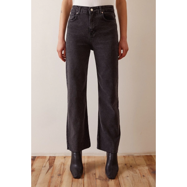 Kesik Paça Yüksek Bel Jean Siyah