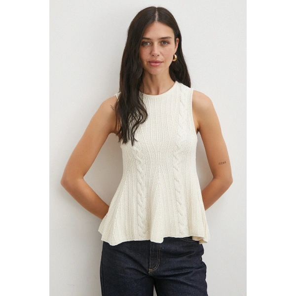 Burgu Örgü Kolsuz Triko Ekru