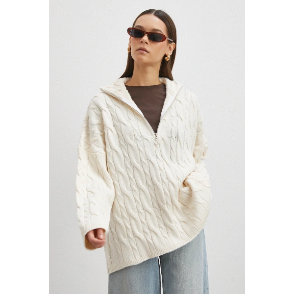 Saç Örgülü Yarım Fermuarlı Kazak Ekru