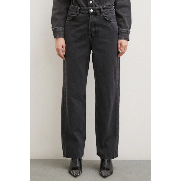 Yüksek Bel Kesik Paça Mom Jean Siyah