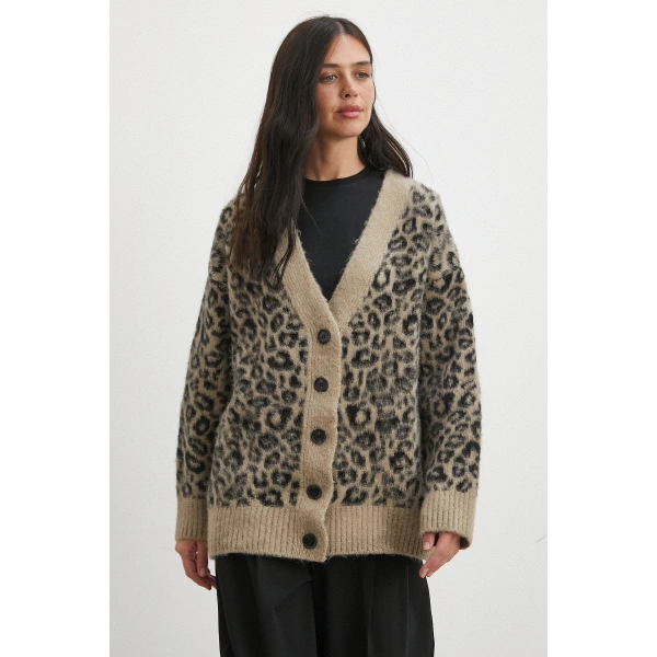 Leoparlı Düğmeli Hırka Krem