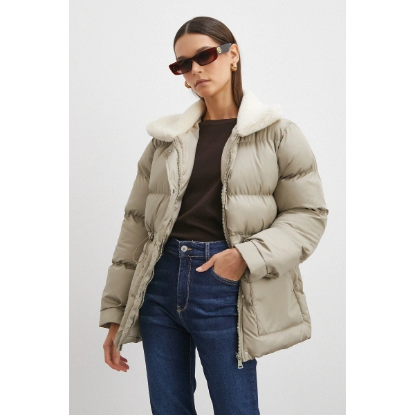 Kürk Yakalı Şişme Mont Bej