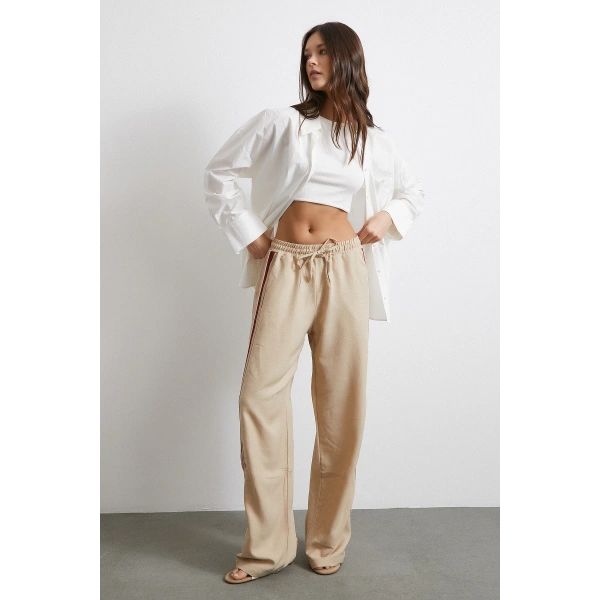 Beli Lastikli Çift Şeritli Pantolon Bej