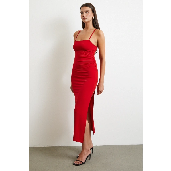 Yanı Büzgülü Askılı Elbise Yırtmaçlı Kırmızı