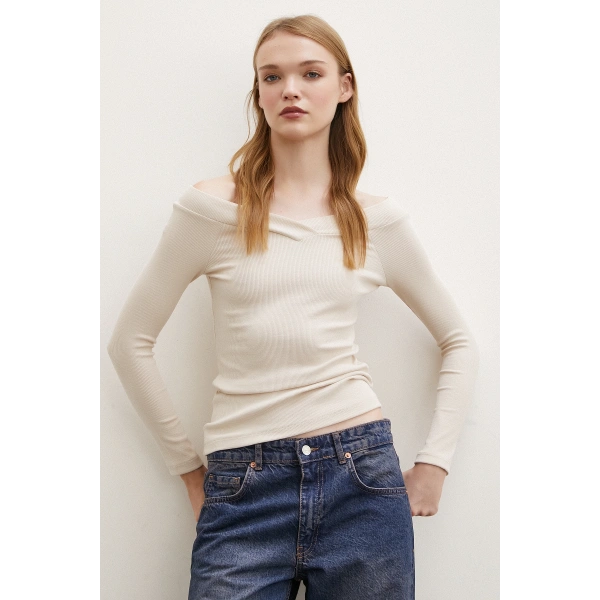 Kayık Yaka Bluz Bej