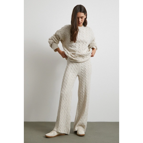 Desenli Şardonlu Triko Takım Ekru