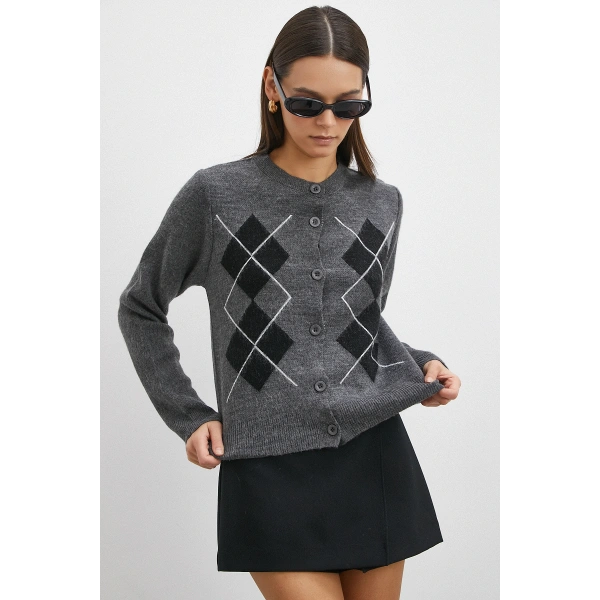 Düğmeli Baklava Desenli Hırka Antirasit