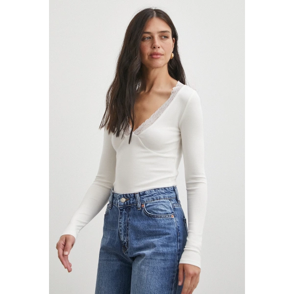 Yakası Dantelli Bluz Beyaz