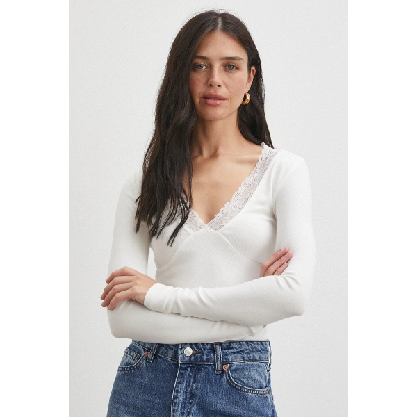 Yakası Dantelli Bluz Beyaz