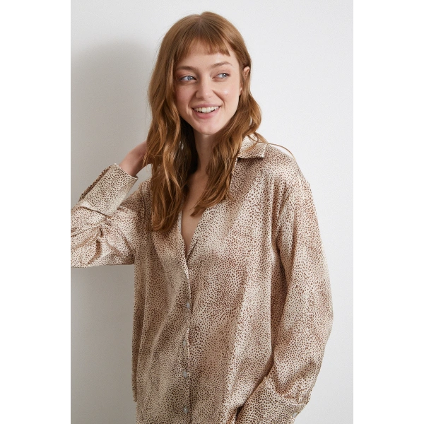 V Yaka Desenli Saten Gömlek Kahve