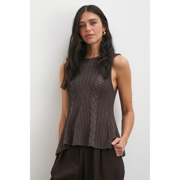 Burgu Örgü Kolsuz Triko Kahve