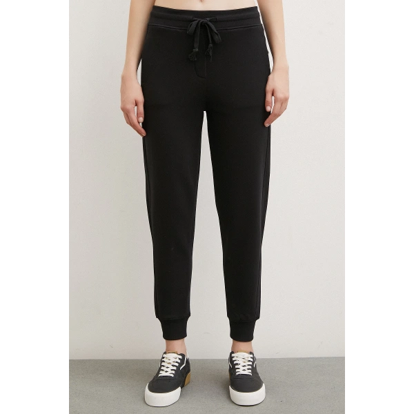 Paçası Lastikli Pantolon Siyah