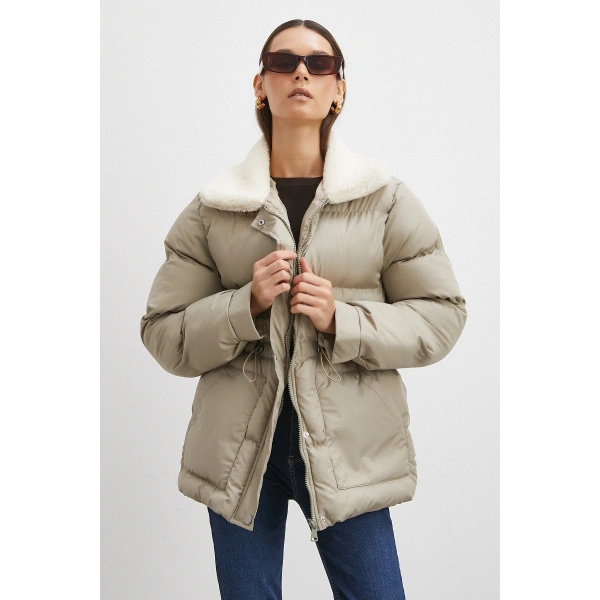 Kürk Yakalı Şişme Mont Bej