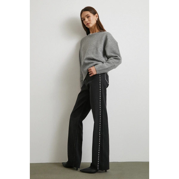 Taş İşlemeli Yüksek Bel Kesik Paça Jean Siyah