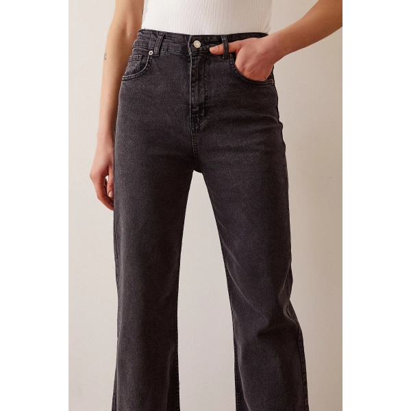 Kesik Paça Yüksek Bel Jean Siyah