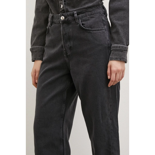 Yüksek Bel Kesik Paça Mom Jean Siyah