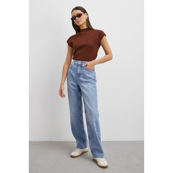 Yüksek Bel Beş Cepli Kesik Paça Jean Mavi