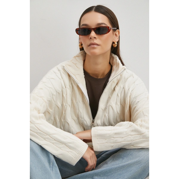 Saç Örgülü Yarım Fermuarlı Kazak Ekru