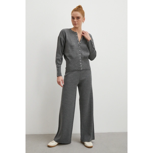 Çıtçıtlı Pantolonlu Triko Takım Antirasit