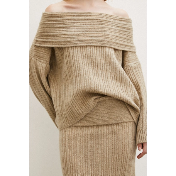 Etekli Madonna Yaka Takım Kahve