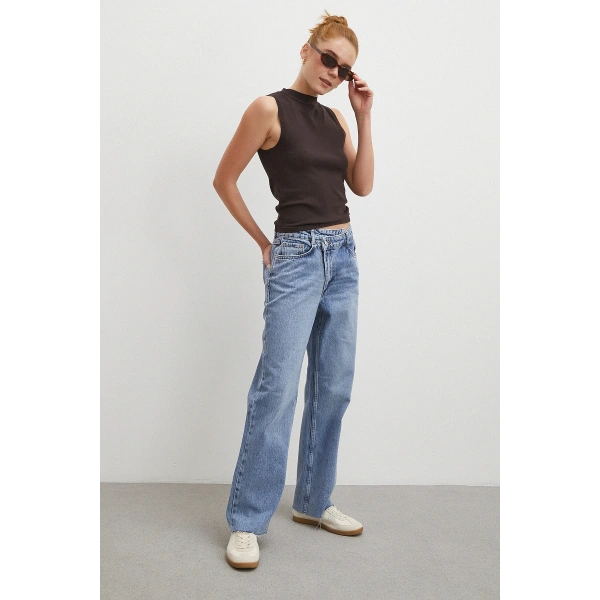 Çapraz Fermuarlı Kesik Paça Düğmeli Jean Mavi