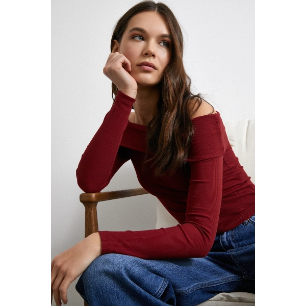 Omzu Açık Kaşkorse Bluz Bordo