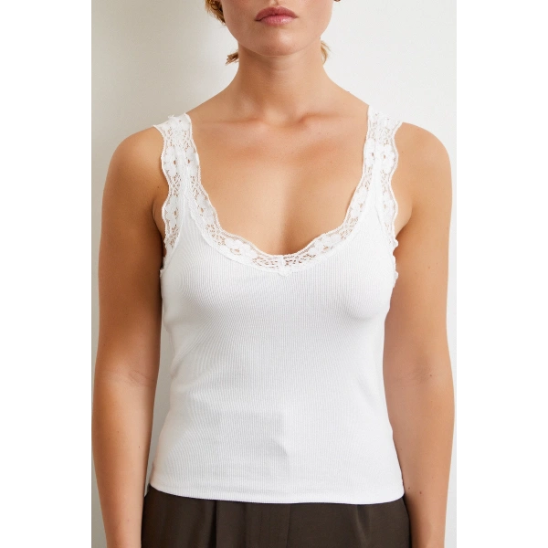Dantel Askılı Top Beyaz