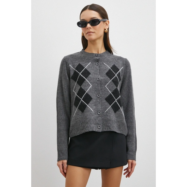 Düğmeli Baklava Desenli Hırka Antirasit