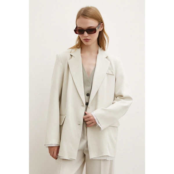 Cep Kapaklı Kesik Detaylı Blazer Ceket Bej