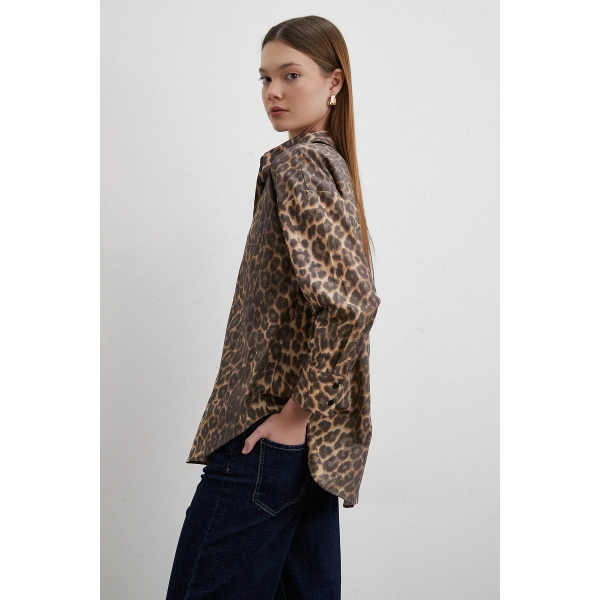 Leopar Desenli V Yaka Gömlek Kahve