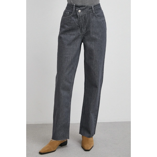 Çapraz Fermuarlı Kesik Paça Düğmeli Jean Füme