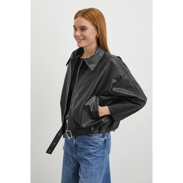 Yakalı Kemer Detaylı Deri Ceket Siyah