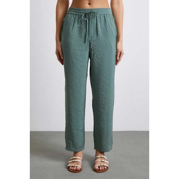 Beli Lastikli Arkası Cepli Rahat Pantolun Haki