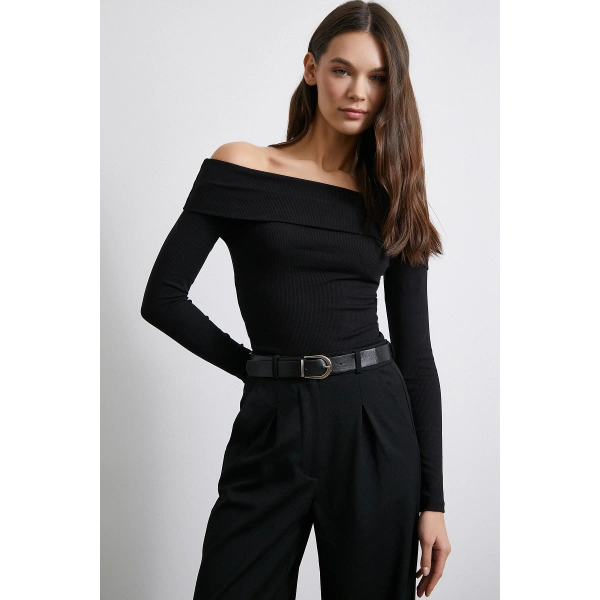 Omzu Açık Kaşkorse Bluz Siyah