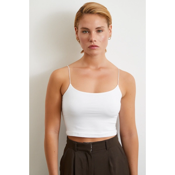 Lastik Askılı Top Beyaz