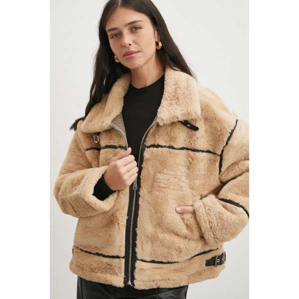 Ters Detay Peluş Lamine Mont Bej